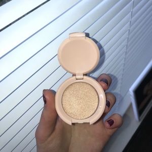 radiant glow highlighter 24k magic. cruelty free